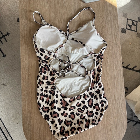 One Piece Leopard Swimsuit - Picture 4 of 6